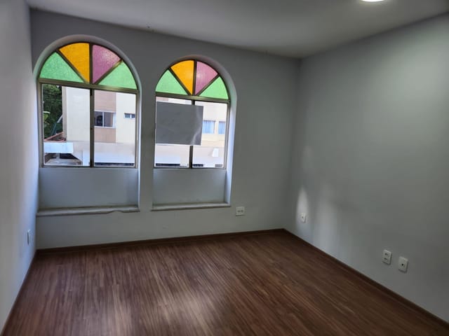 Sala para alugar, no bairro Centro em Petrópolis