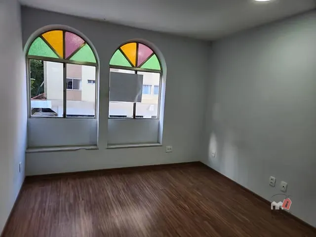 Sala para alugar, no bairro Centro em Petrópolis