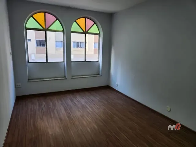 Sala para alugar, no bairro Centro em Petrópolis