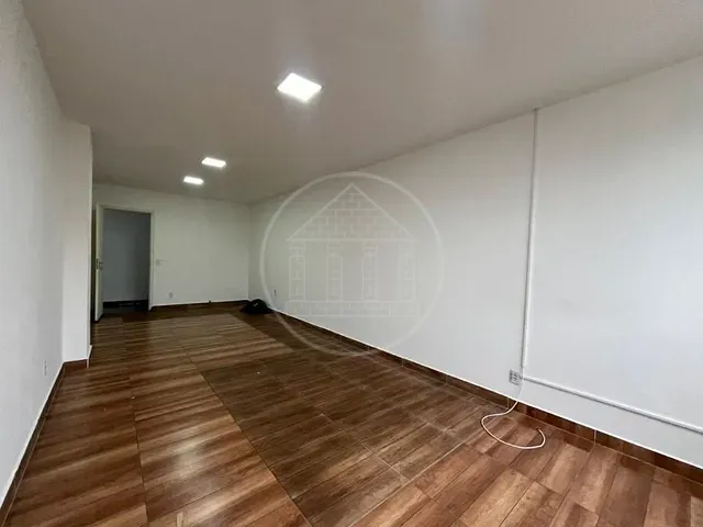 Sala com 29m², para alugar, no bairro Interlagos em São Paulo
