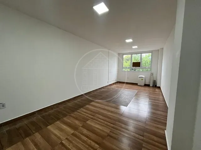 Sala com 29m², para alugar, no bairro Interlagos em São Paulo