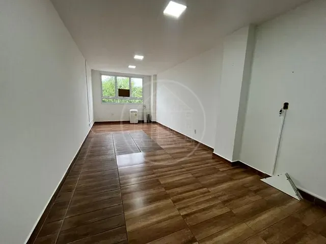 Sala com 29m², para alugar, no bairro Interlagos em São Paulo