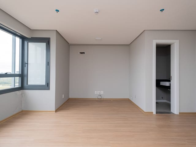 Sala à venda, no bairro Parque Una em Pelotas