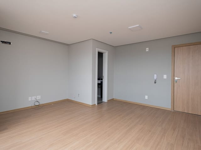 Sala à venda, no bairro Parque Una em Pelotas