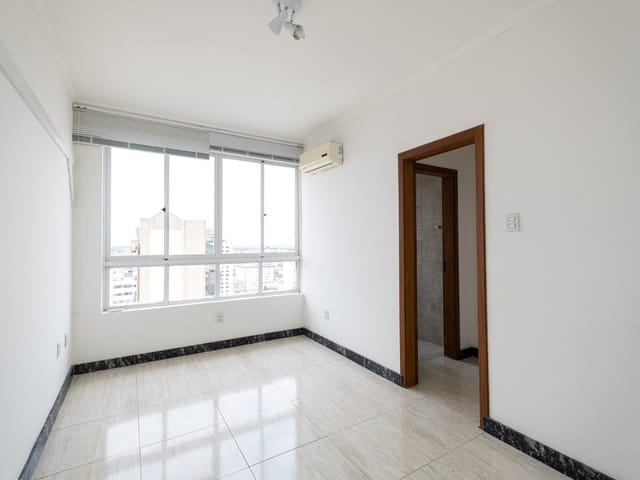 Sala para alugar, no bairro Centro em Pelotas