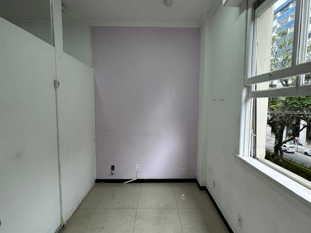 Sala para alugar, no bairro Centro em Petrópolis