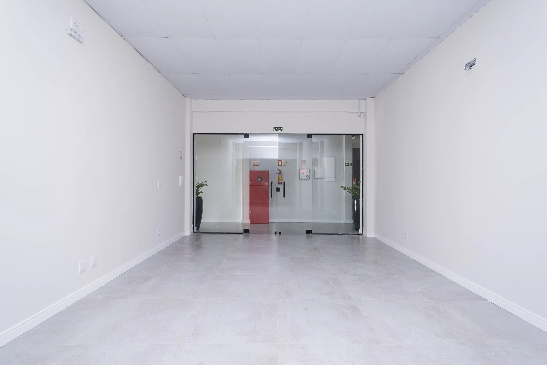 Sala Comercial para Aluguel na Galeria Parque Una em Pelotas RS com Excelente Localização, Ambiente Moderno e Ótima Visibilidade - 6