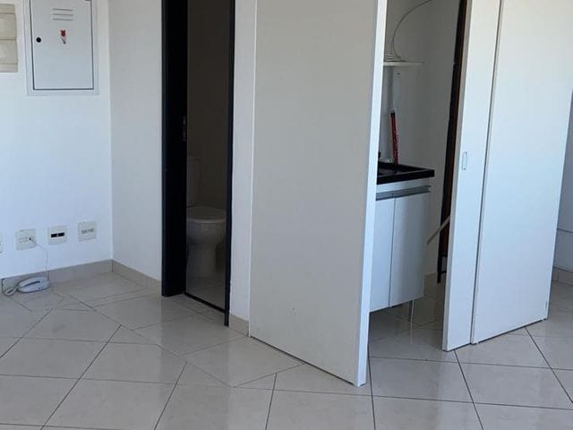 Sala com 33m², para alugar, no bairro Penha de França em São Paulo