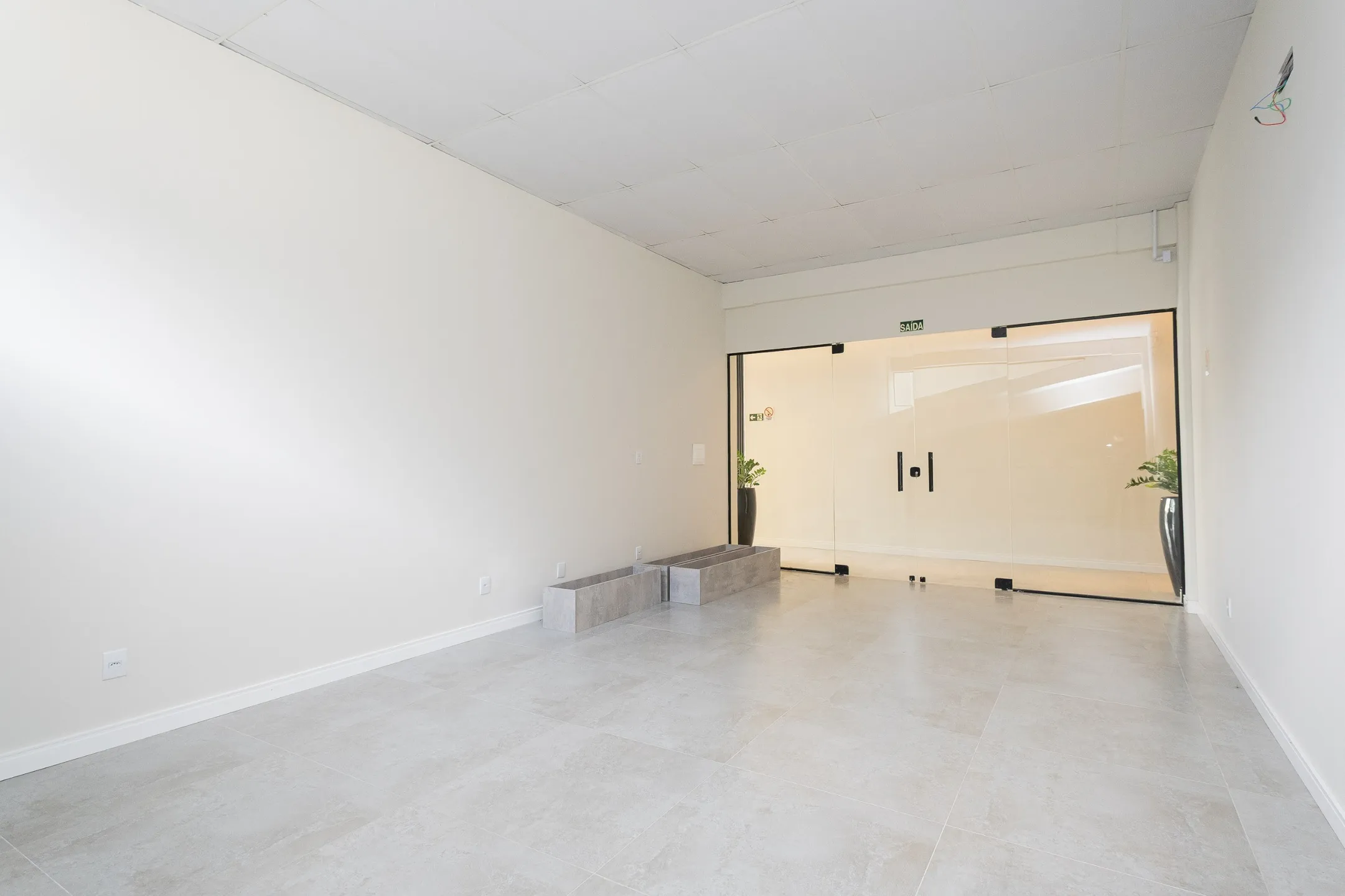 Sala Comercial para Aluguel na Galeria Parque Una em Pelotas RS com Excelente Localização, Ambiente Moderno e Ótima Visibilidade - 7