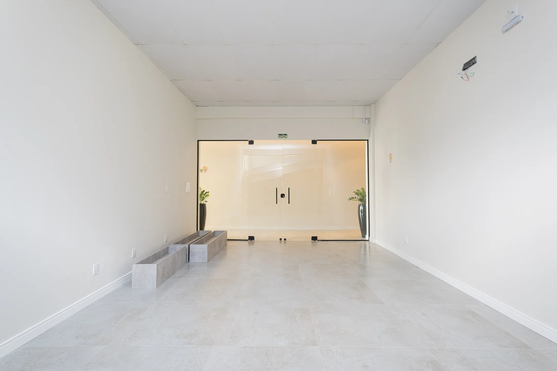 Sala Comercial para Aluguel na Galeria Parque Una em Pelotas RS com Excelente Localização, Ambiente Moderno e Ótima Visibilidade - 6