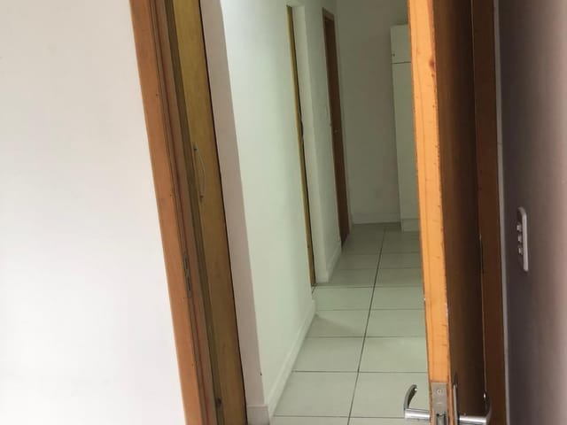 Sala à venda, no bairro Quarteirão Brasileiro em Petrópolis