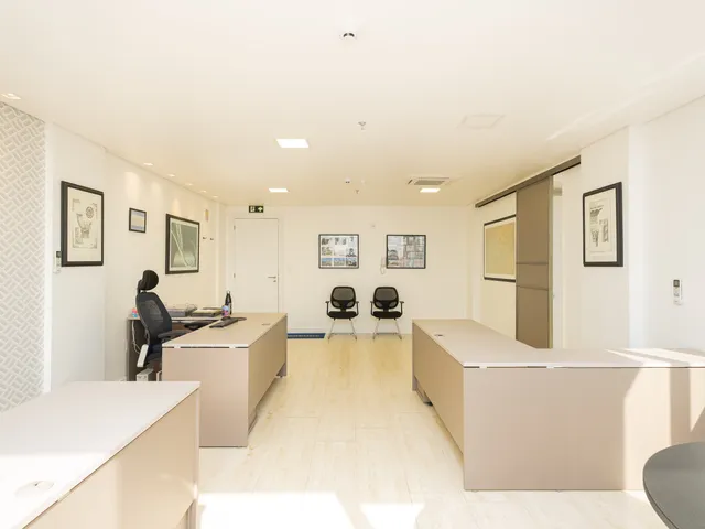 Sala com 67m², à venda, no bairro Centro em Pelotas