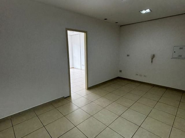 Sala com 77m², para alugar, no bairro Caiçaras em Londrina