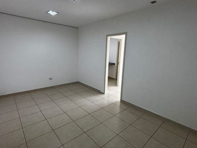 Sala com 77m², para alugar, no bairro Caiçaras em Londrina