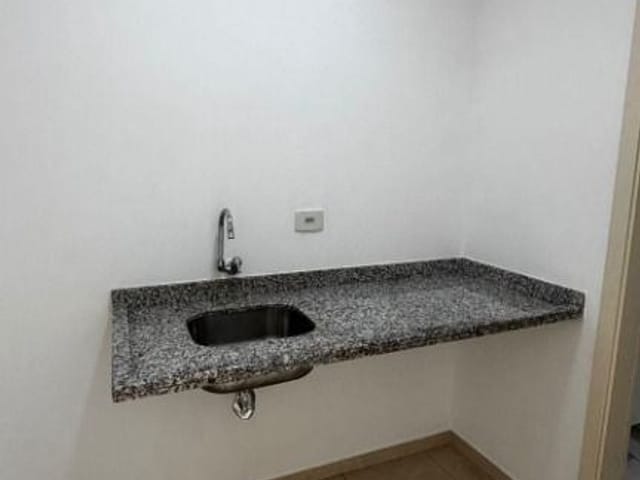 Sala com 77m², para alugar, no bairro Caiçaras em Londrina