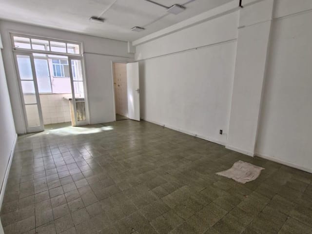 Sala para alugar, no bairro Centro em Petrópolis