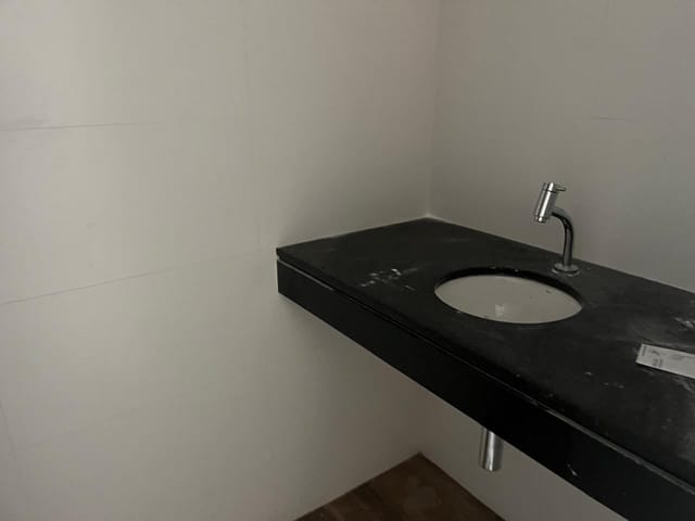 Sala à venda ou para alugar, no bairro Centro em Petrópolis