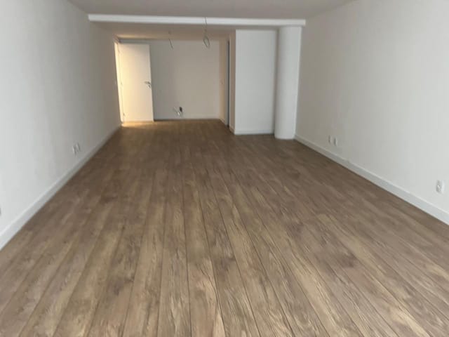 Sala à venda ou para alugar, no bairro Centro em Petrópolis