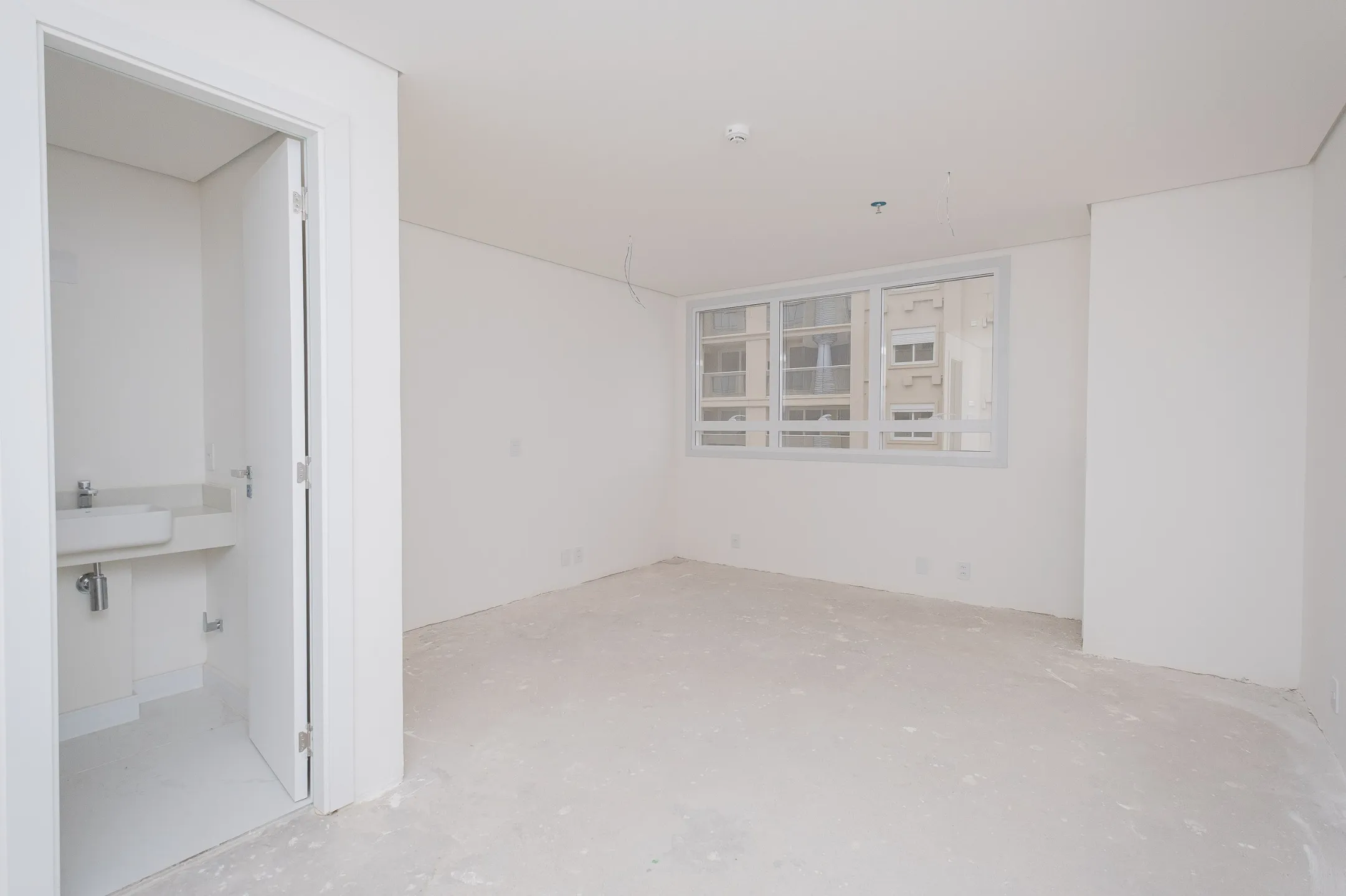 Sala Comercial para Venda ou Aluguel no Centro de Pelotas RS no Zabaleta Office com Excelente Localização e Estrutura Profissional