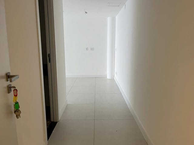Sala à venda ou para alugar, no bairro Centro em Petrópolis