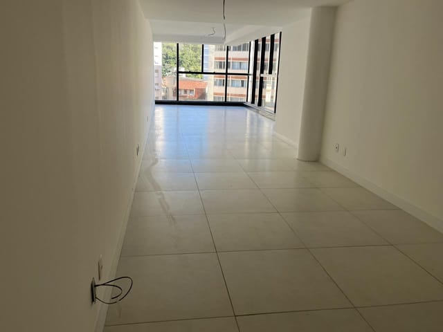 Sala à venda ou para alugar, no bairro Centro em Petrópolis