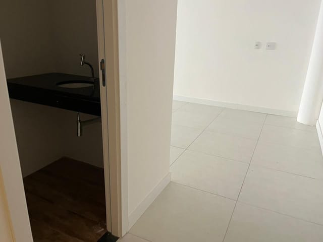 Sala à venda ou para alugar, no bairro Centro em Petrópolis