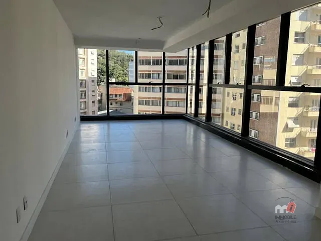 Sala à venda ou para alugar, no bairro Centro em Petrópolis