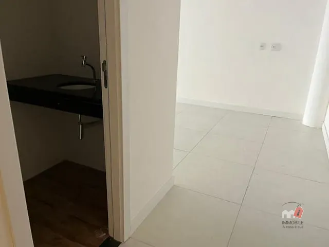 Sala à venda ou para alugar, no bairro Centro em Petrópolis