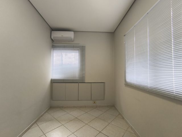 Sala para alugar, no bairro Centro em Londrina