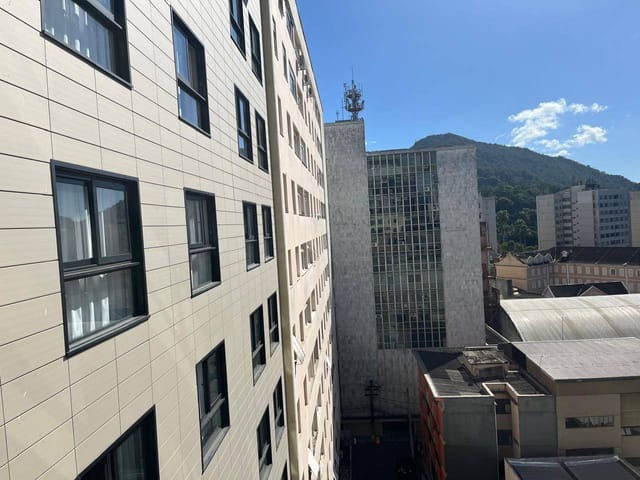 Sala à venda ou para alugar, no bairro Centro em Petrópolis