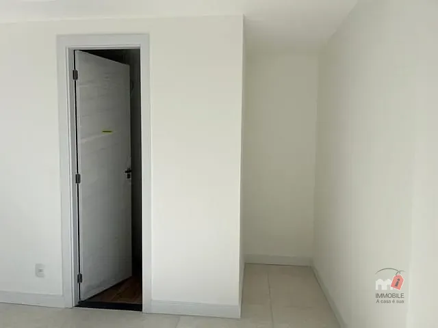 Sala à venda ou para alugar, no bairro Centro em Petrópolis