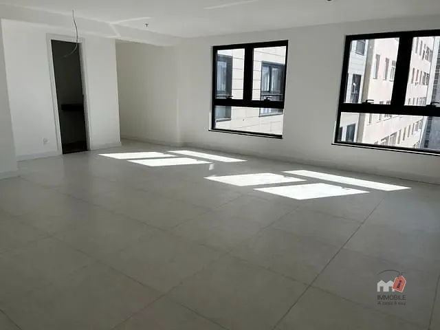 Sala à venda ou para alugar, no bairro Centro em Petrópolis
