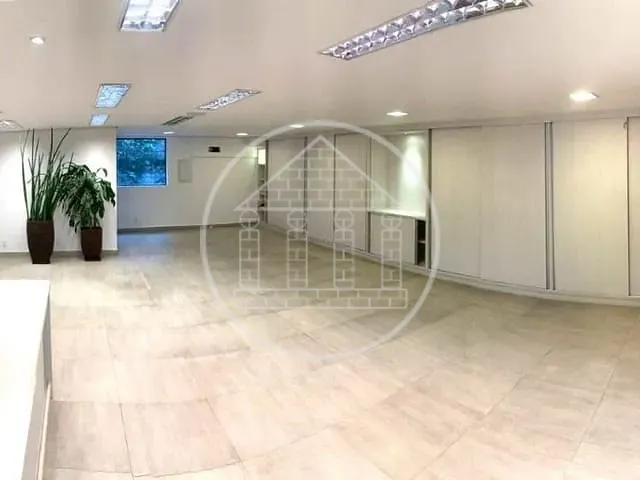 Sala com 160m², para alugar, no bairro Santo Amaro em São Paulo