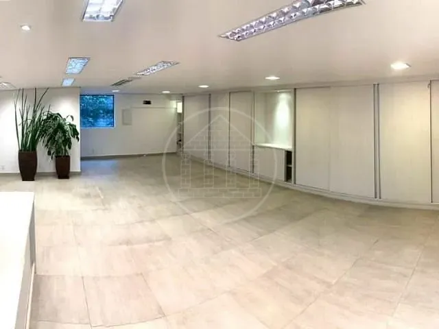 Sala com 160m², para alugar, no bairro Santo Amaro em São Paulo