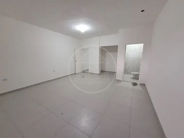 Sala com 55m², para alugar, no bairro Parque Brasil em São Paulo