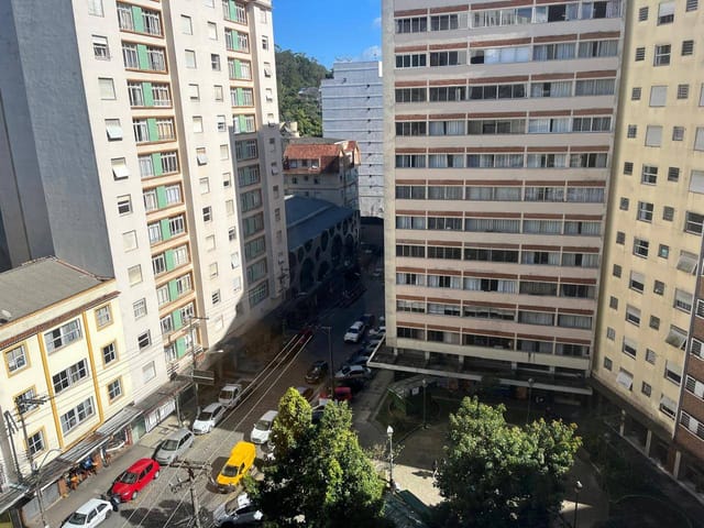 Sala à venda ou para alugar, no bairro Centro em Petrópolis
