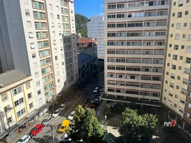 Sala à venda ou para alugar, no bairro Centro em Petrópolis