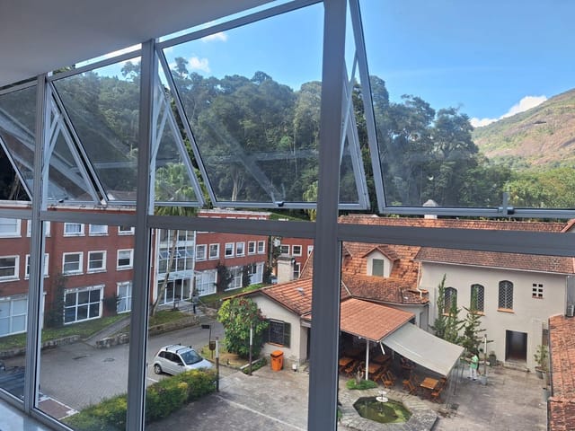 Sala para alugar, no bairro Quarteirão Brasileiro em Petrópolis