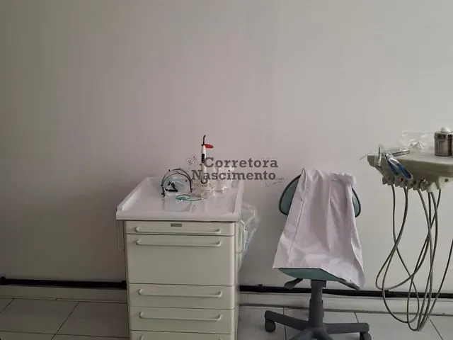 Sala à venda, no bairro Jardim Pereira do Amparo em Jacareí