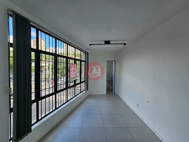 Sala à venda ou para alugar, no bairro Floresta em Porto Alegre