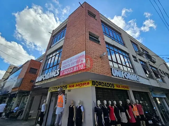 Sala à venda ou para alugar, no bairro Floresta em Porto Alegre