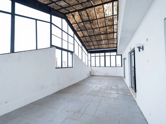 Sala Comercial para Locação no Centro de Pelotas RS, em Prédio Comercial, com Excelente Localização, Praticidade e Fácil Acesso a Serviços e Comércio Local