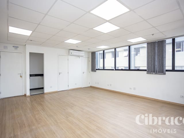 Sala para alugar, no bairro Centro em Curitiba