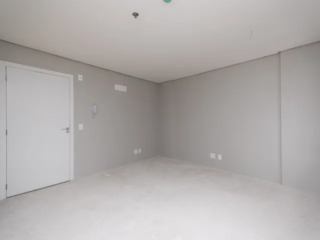 Sala à venda ou para alugar, no bairro São Gonçalo em Pelotas