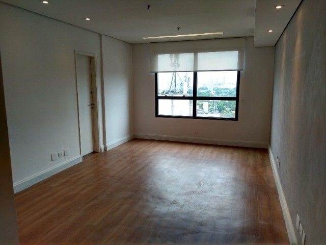 Sala com 31m², para alugar, no bairro Jardim Paulista em São Paulo