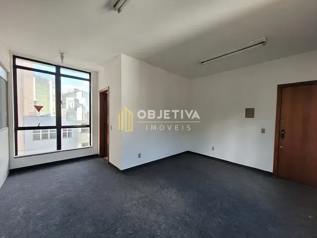 Sala com 45m², à venda, no bairro Independência em Porto Alegre