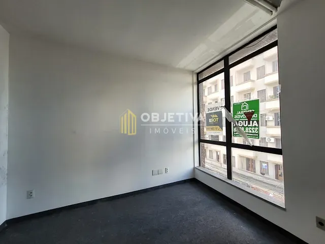Sala com 45m², à venda, no bairro Independência em Porto Alegre