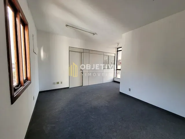 Sala com 45m², à venda, no bairro Independência em Porto Alegre