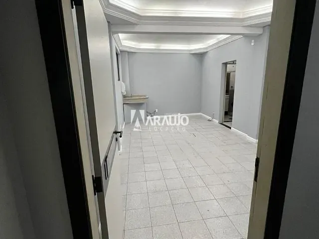 Sala com 330m², para alugar, no bairro Centro em Itajaí