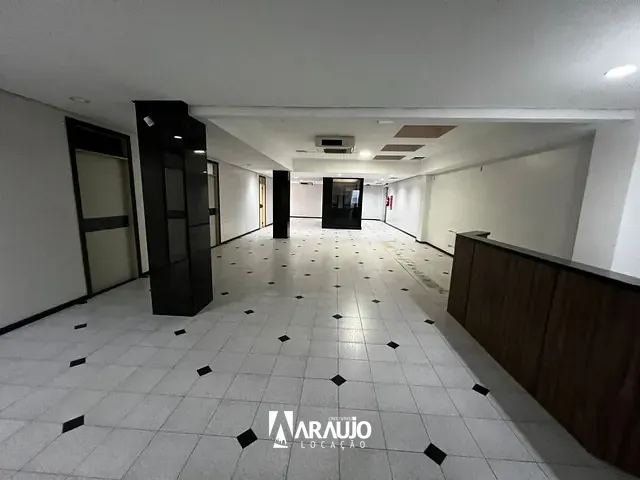 Sala com 330m², para alugar, no bairro Centro em Itajaí